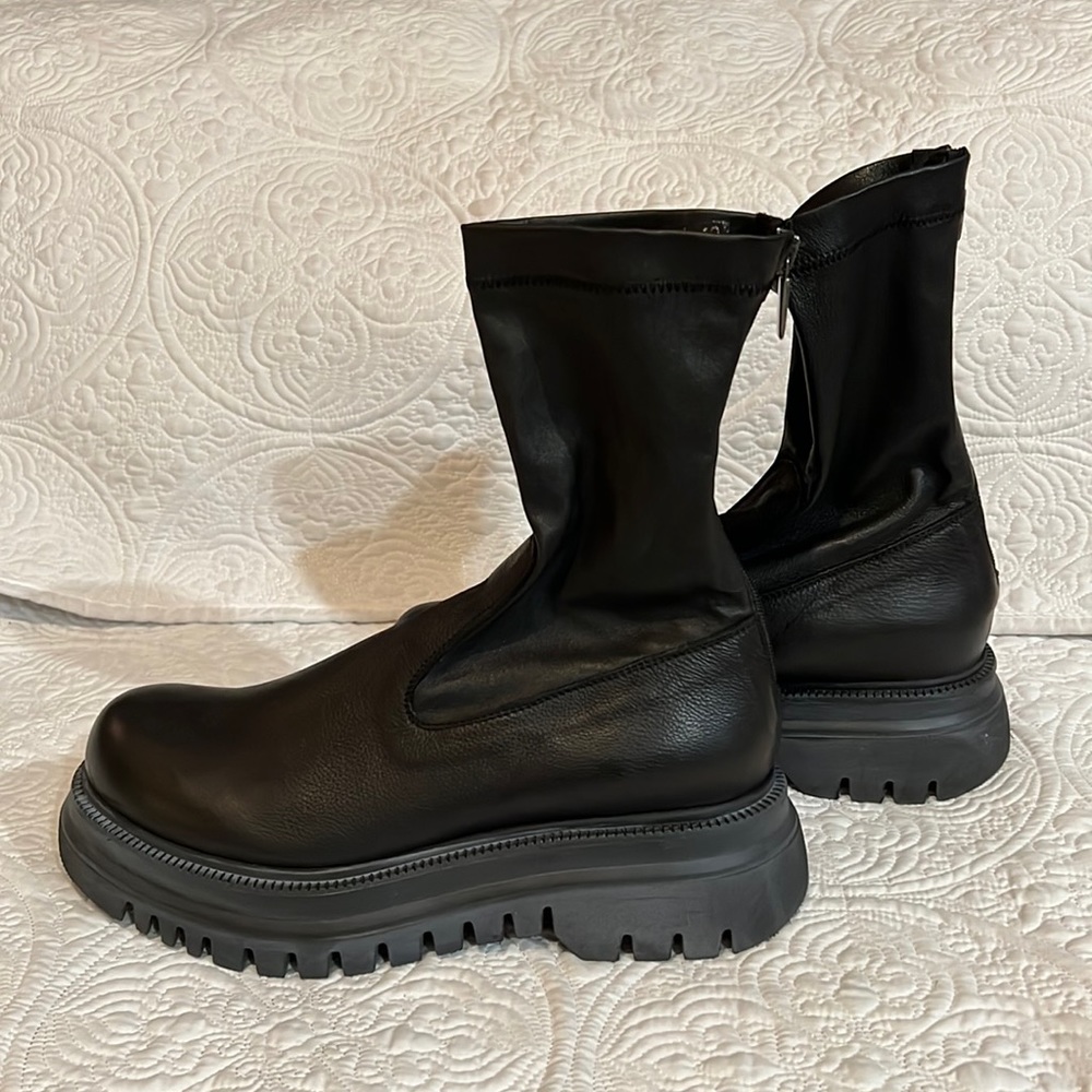 Lofina 1241 slip on ankle boots, size 40